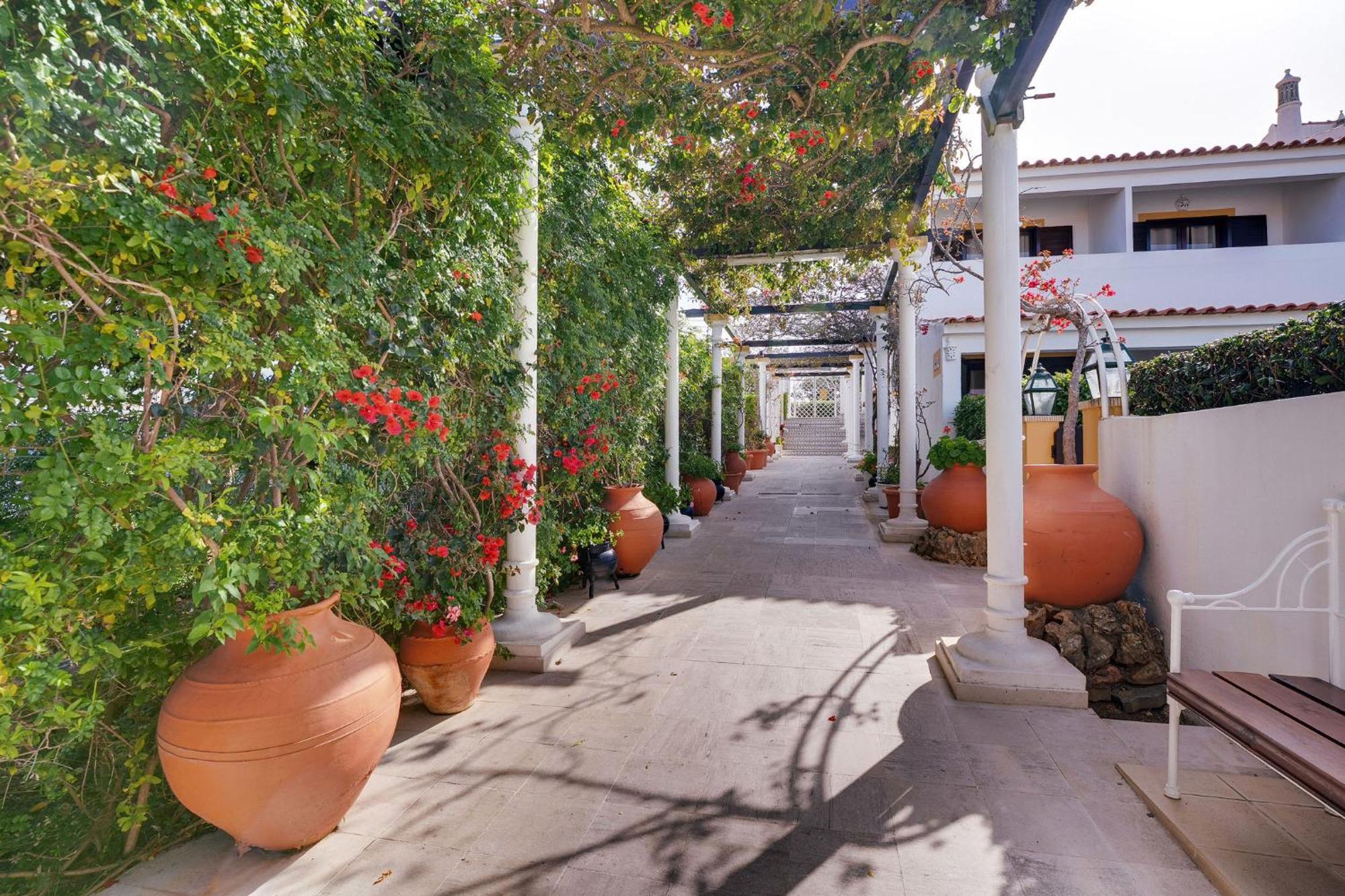 Apartahotel Muthu Balaia Sol 3*